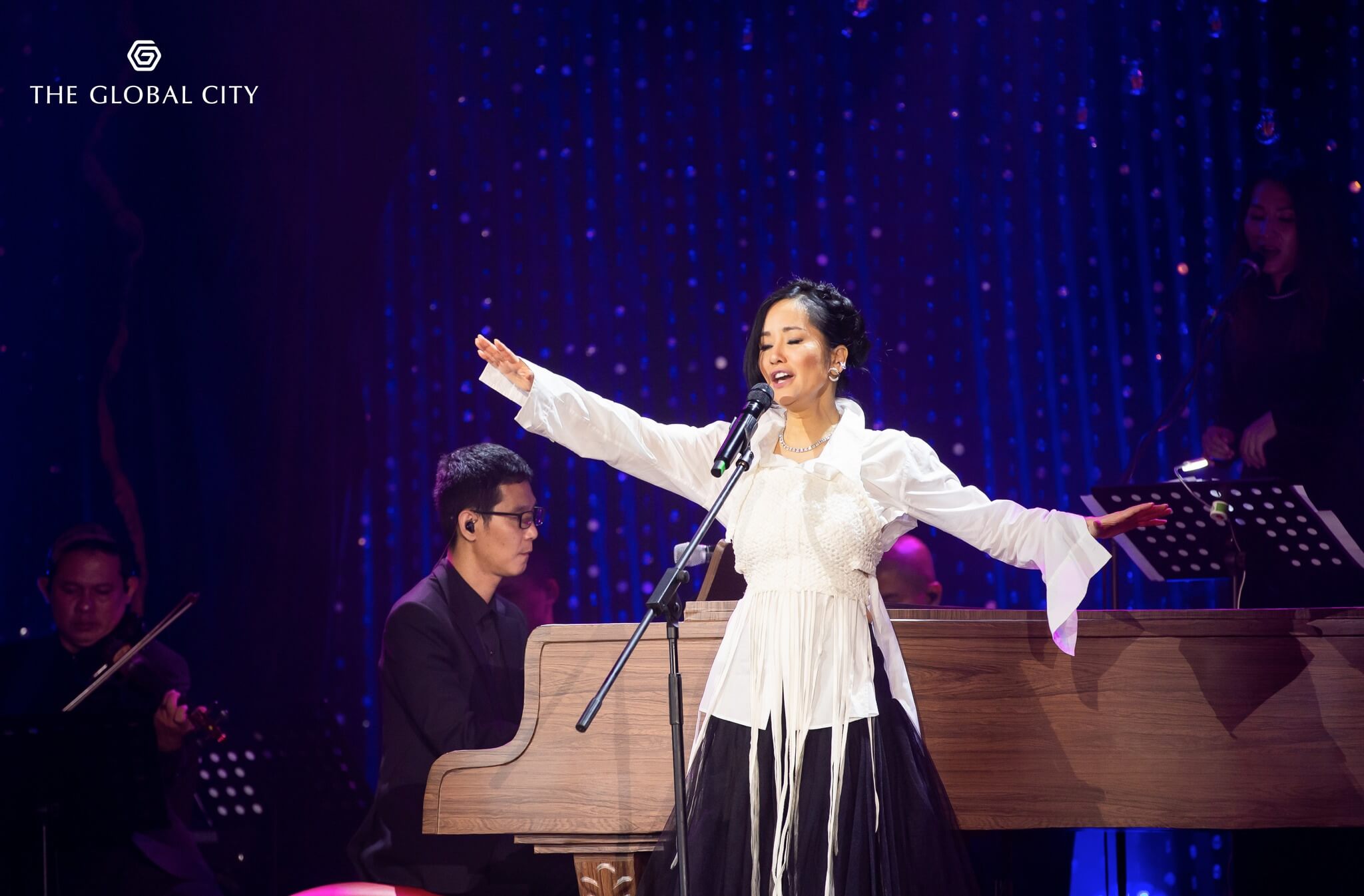 Chuoi su kien the legend concert 01 trinh cong son tai trung tam moi the global city